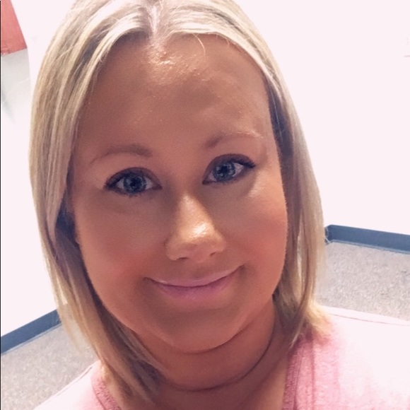 Meet your Posher, Laura - Picture 3 of 7